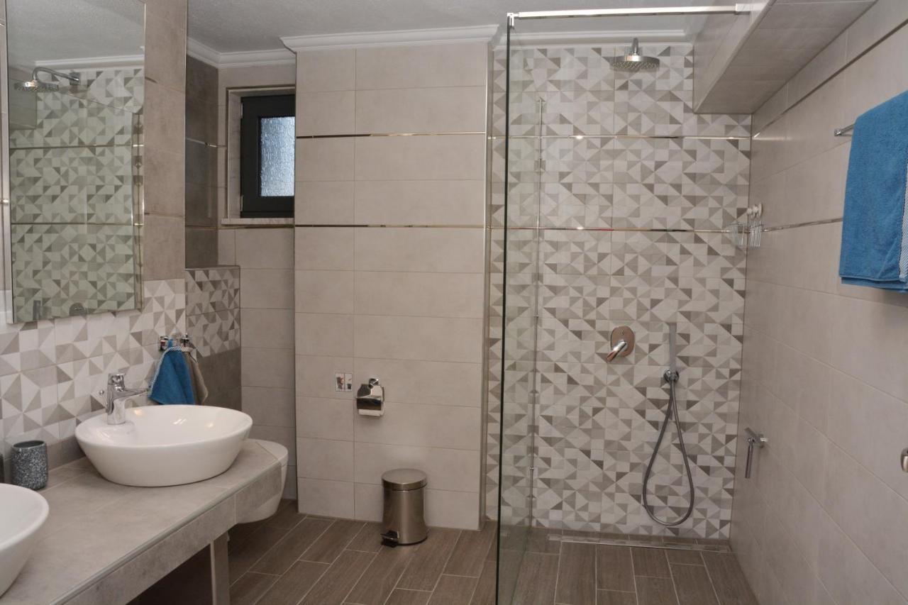 Pegasus Sea View Luxury Apartments Vrasná Buitenkant foto