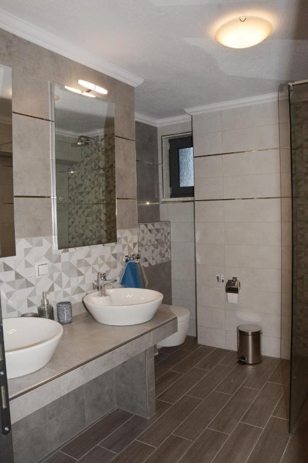 Pegasus Sea View Luxury Apartments Vrasná Buitenkant foto